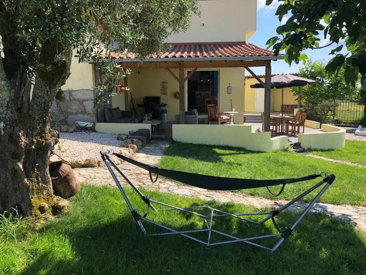 Ferienwohnung A Casa Amarela Pinheiro de Coja Exterior foto